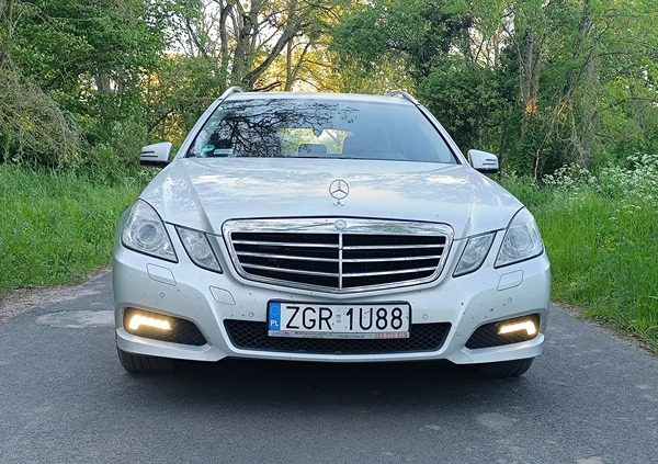 Mercedes-Benz Klasa E cena 42000 przebieg: 293000, rok produkcji 2009 z Chojna małe 106